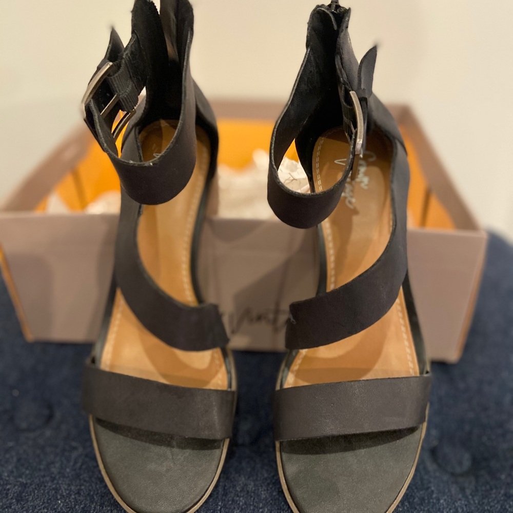 Crown Vintage Daulla - Size 7